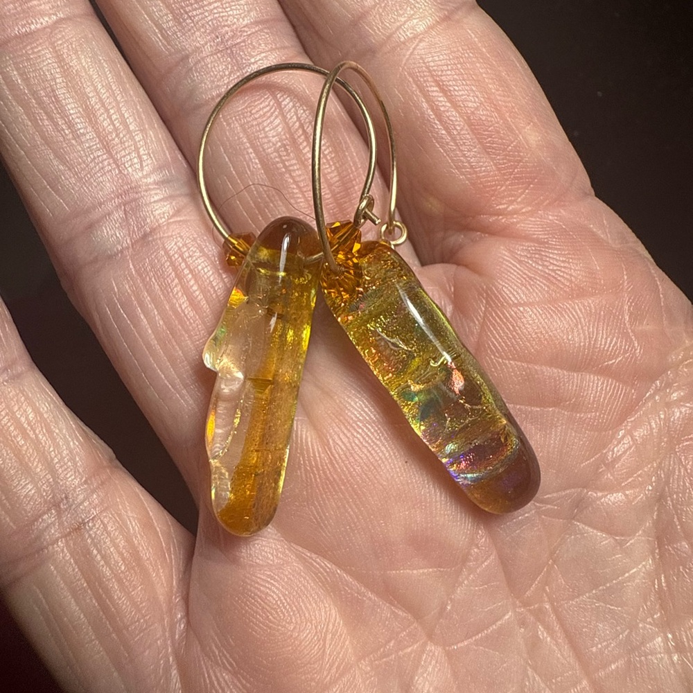 Artsy‎ Gold Tone and Multicolor Glass Dangle Hoops Earrings - Picture 3 of 7